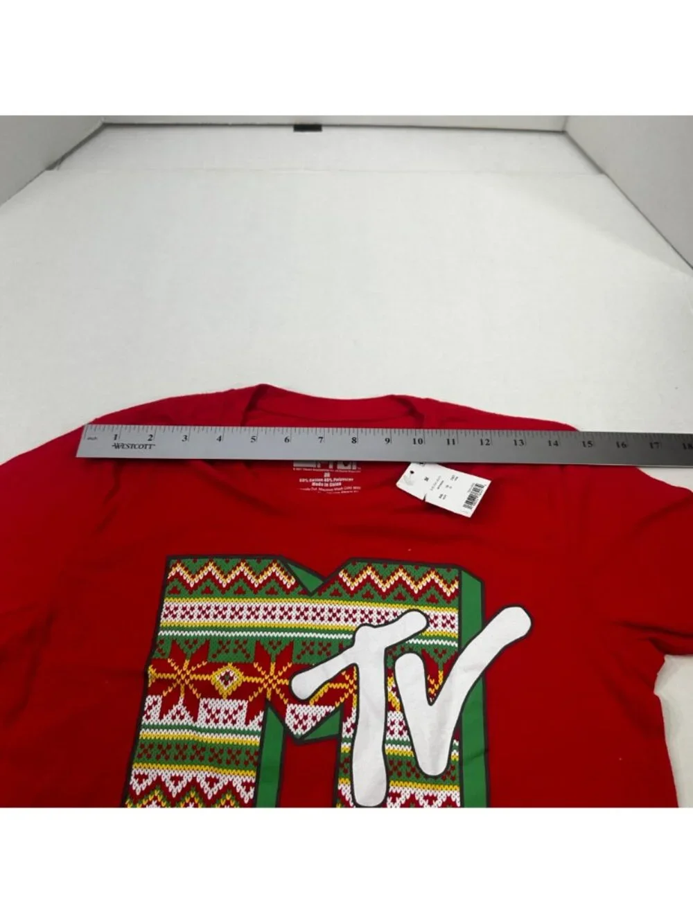 MTV Women's Size Medium Tee Shirt Holiday Graphic Short Sleeve Red New With Tags